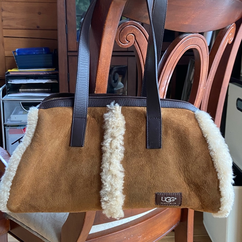 UGG-Fur barrel purse
